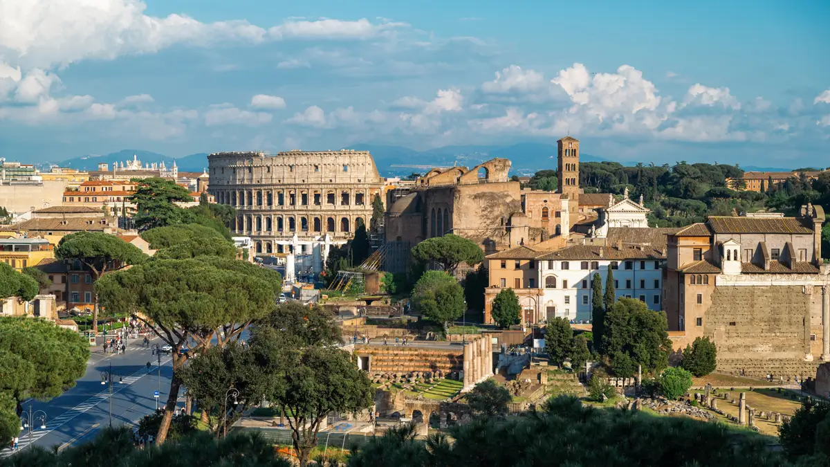 Foto del Colosseo di Roma visto dall'alto